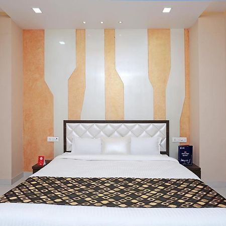 Oyo 10360 Hotel Grand Manoranjan Горакхпур Экстерьер фото
