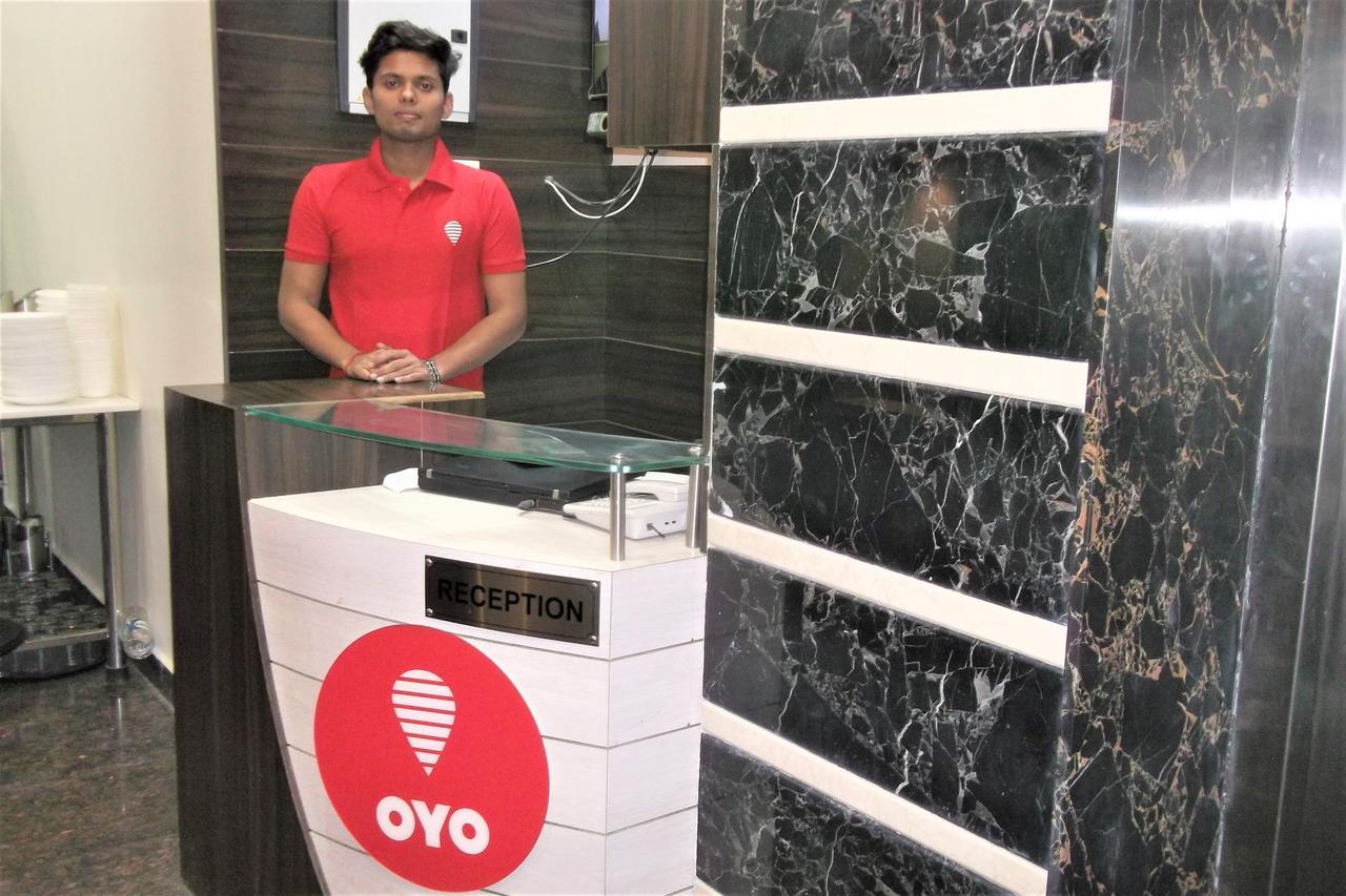 Oyo 10360 Hotel Grand Manoranjan Горакхпур Экстерьер фото